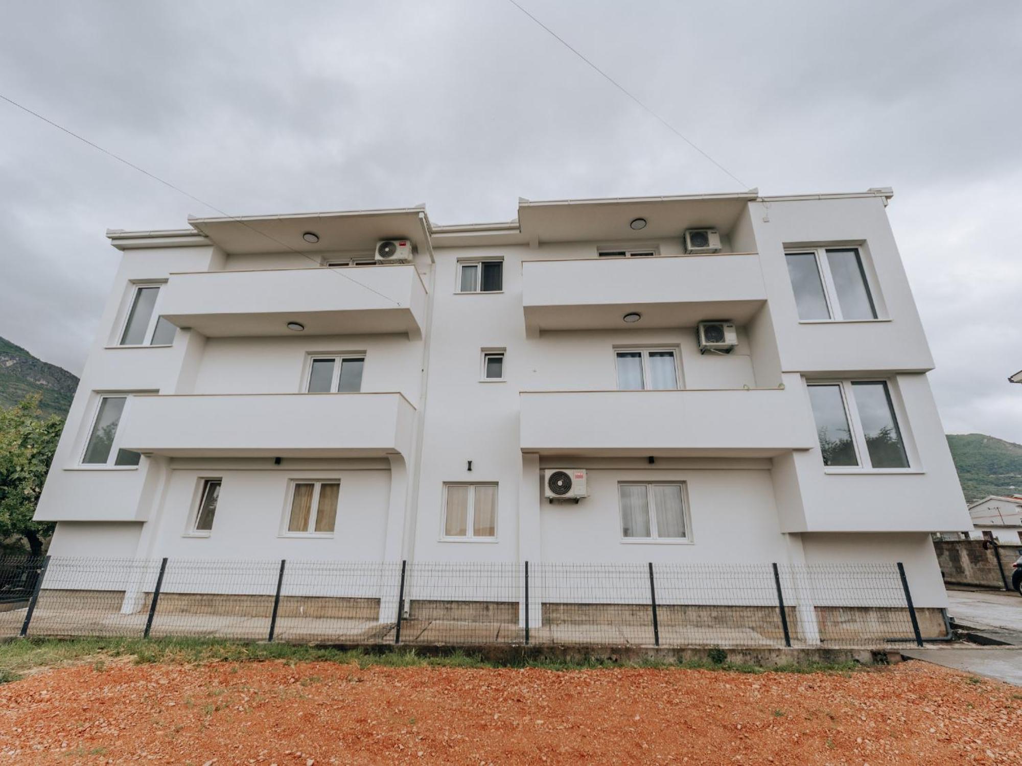 Apartments Milivojevic 巴尔 外观 照片
